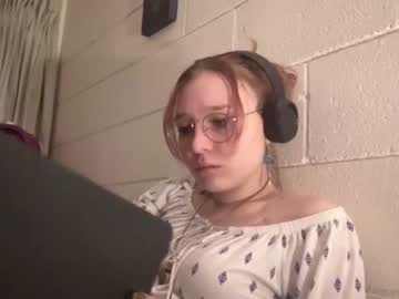 girl Cam Girls Masturbating With Dildos On Chaturbate with lavender_lune