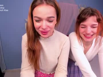couple Cam Girls Masturbating With Dildos On Chaturbate with eshley_n_rozy