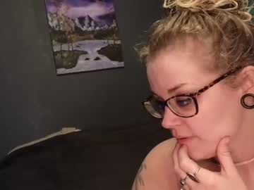 couple Cam Girls Masturbating With Dildos On Chaturbate with quinnbaby