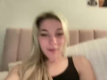 girl Cam Girls Masturbating With Dildos On Chaturbate with bee_my_passion