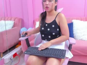 girl Cam Girls Masturbating With Dildos On Chaturbate with emelyy_carter