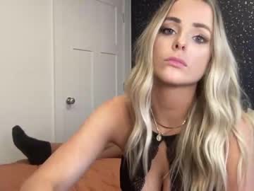 couple Cam Girls Masturbating With Dildos On Chaturbate with haileychaseeee