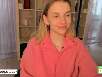 girl
        beverlyvega cam image #899148