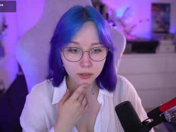 girl
        blue_mooncat cam image #4478121