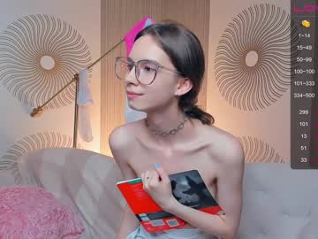 girl
        happiness_call cam image #2173242