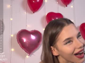 girl
        happynewdear cam image #6147263