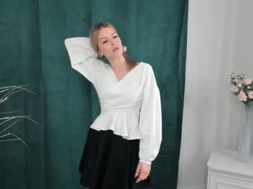 girl
        pureandinnocenta cam image #2613766