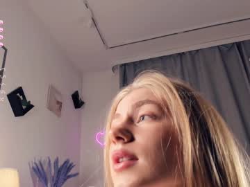 girl
        kateharrise cam image #3476258