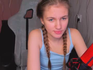 girl
        kylie_mine cam image #149510