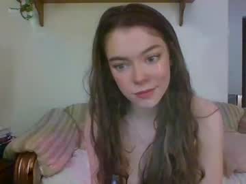 girl
        rosegold18 cam image #1149560
