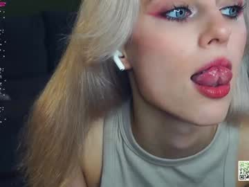 girl
        audreycarvin cam image #4728201