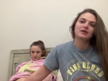 girl
        tanawaters cam image #300632