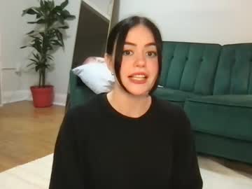 girl
        littlesugarpea cam image #2698677