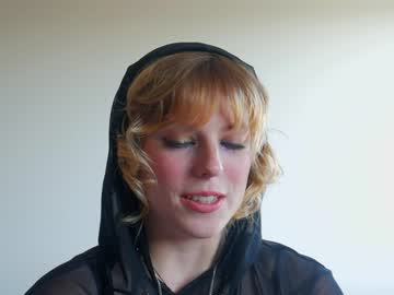 girl
        sisypheanlove cam image #1517877