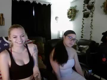 girl
        kountrybunny cam image #2452561