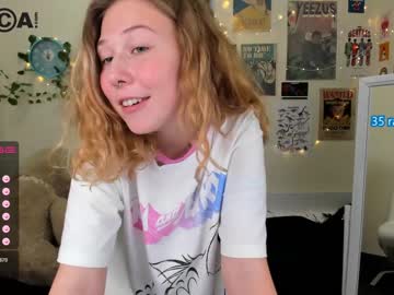 girl
        lottie_shine cam image #314005