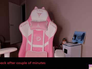 couple
        bzzzme cam image #4047172