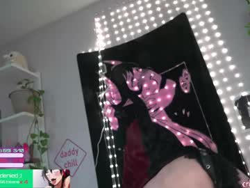 girl
        crimsonkitten cam image #6909771