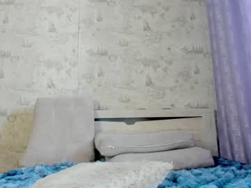 girl
        crystalnut cam image #2987600