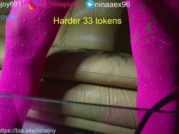 couple
        ninajoy96 cam image #1448534