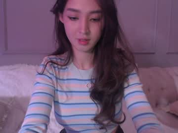 girl
        sarasuo cam image #2120206
