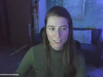 girl
        cidergal69 cam image #5479748