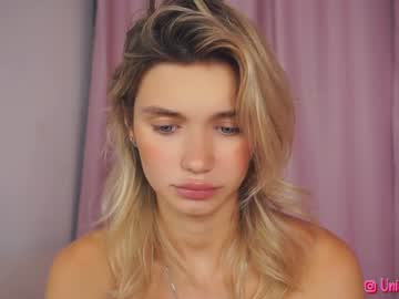 girl
        elisa_baby_girl cam image #4665032