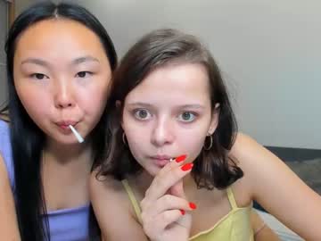 couple
        vanessa_tomson cam image #232002