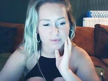 couple
        sweetyy10 cam image #867769
