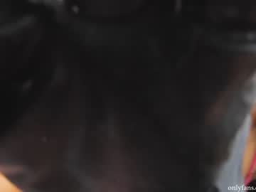 girl
        _june cam image #1462369