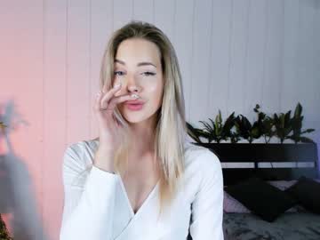 girl
        emmi_rosee cam image #1705208