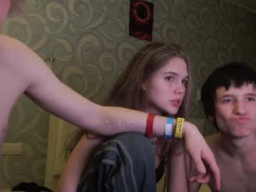 couple
        alyx1 cam image #3897159