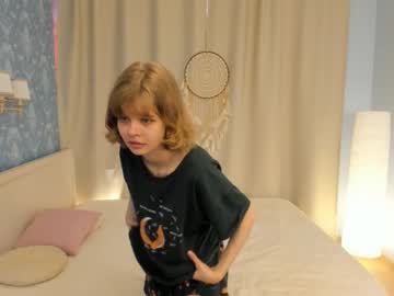 girl
        jettabinford cam image #4143142