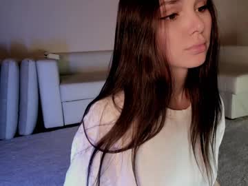 girl
        hollyextra cam image #4946524