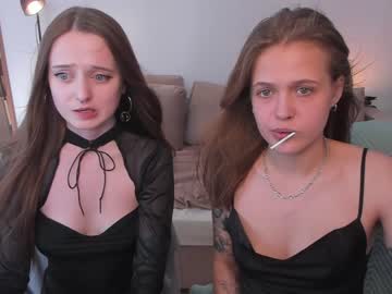 couple
        melaniemillss cam image #4044773
