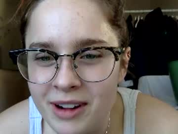 girl
        prettygurl500516 cam image #6257628