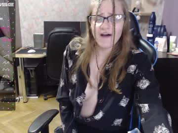 girl
        tomato_tease cam image #1010555