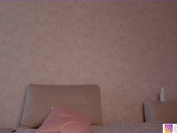 couple
        bzzzme cam image #2062335