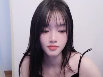 girl
        tangtang_99 cam image #3184911