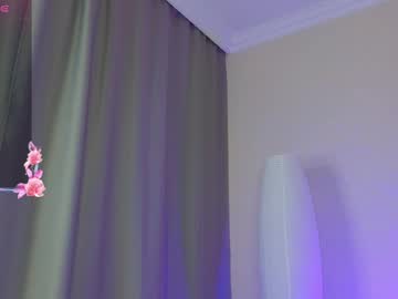 girl
        oskelly cam image #6052486