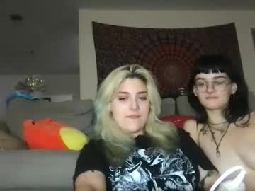 couple
        snowxbunny1228 cam image #4889989