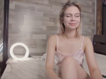 girl
        call__me_mommy cam image #2093677
