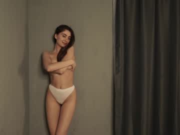 girl
        tessa_rose_ cam image #1208748