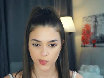 girl
        zarabeamer cam image #6770318
