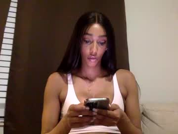 girl
        sophieinthecity cam image #1896955