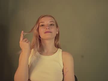 girl
        anna_breach cam image #1912205