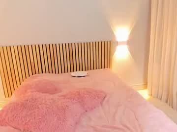 girl
        little_effy18 cam image #2130430