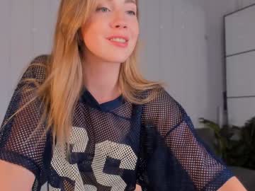 girl
        emmi_rosee cam image #4268248