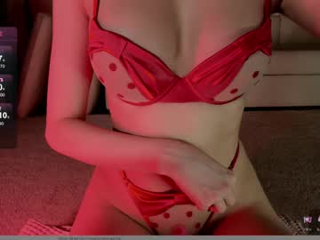 girl
        hollyextra cam image #4930226