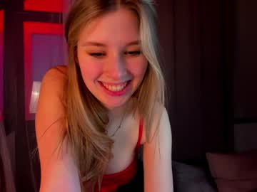 girl
        milablush cam image #928722